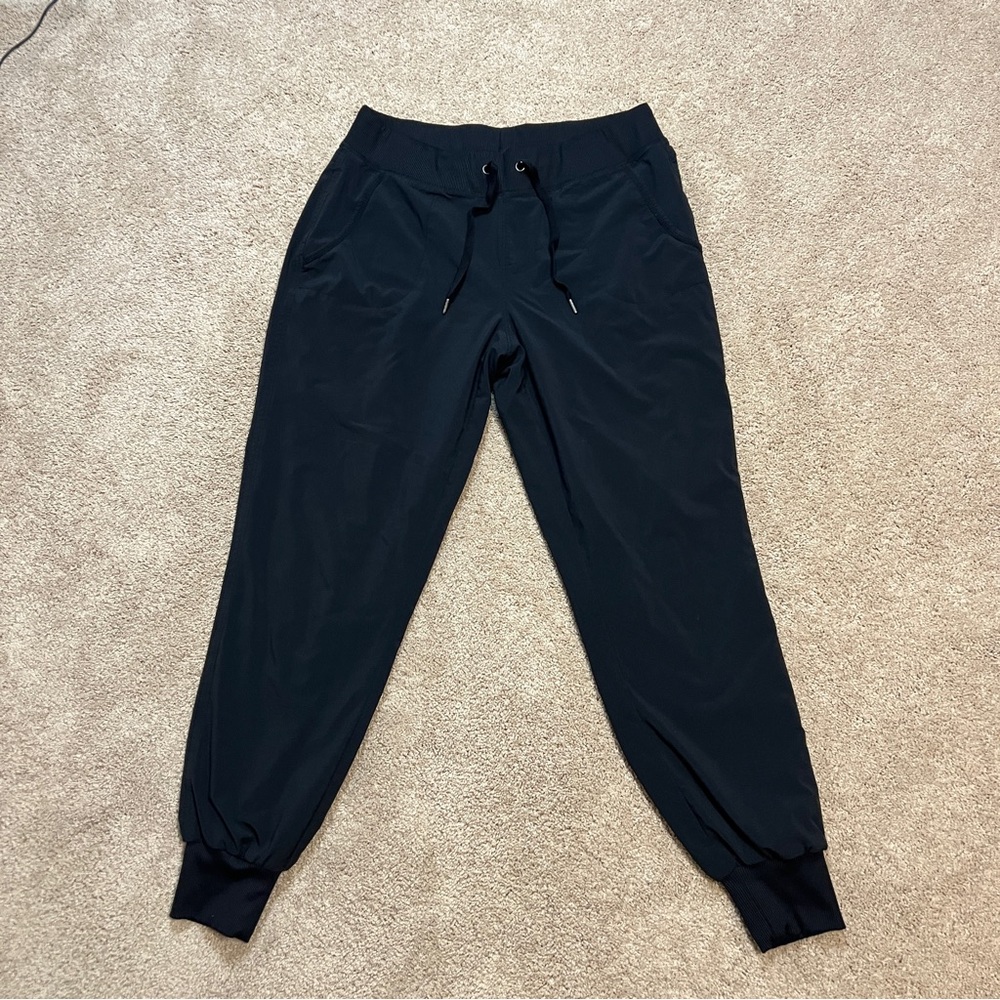 Women’s Athleta Joggers Size 4